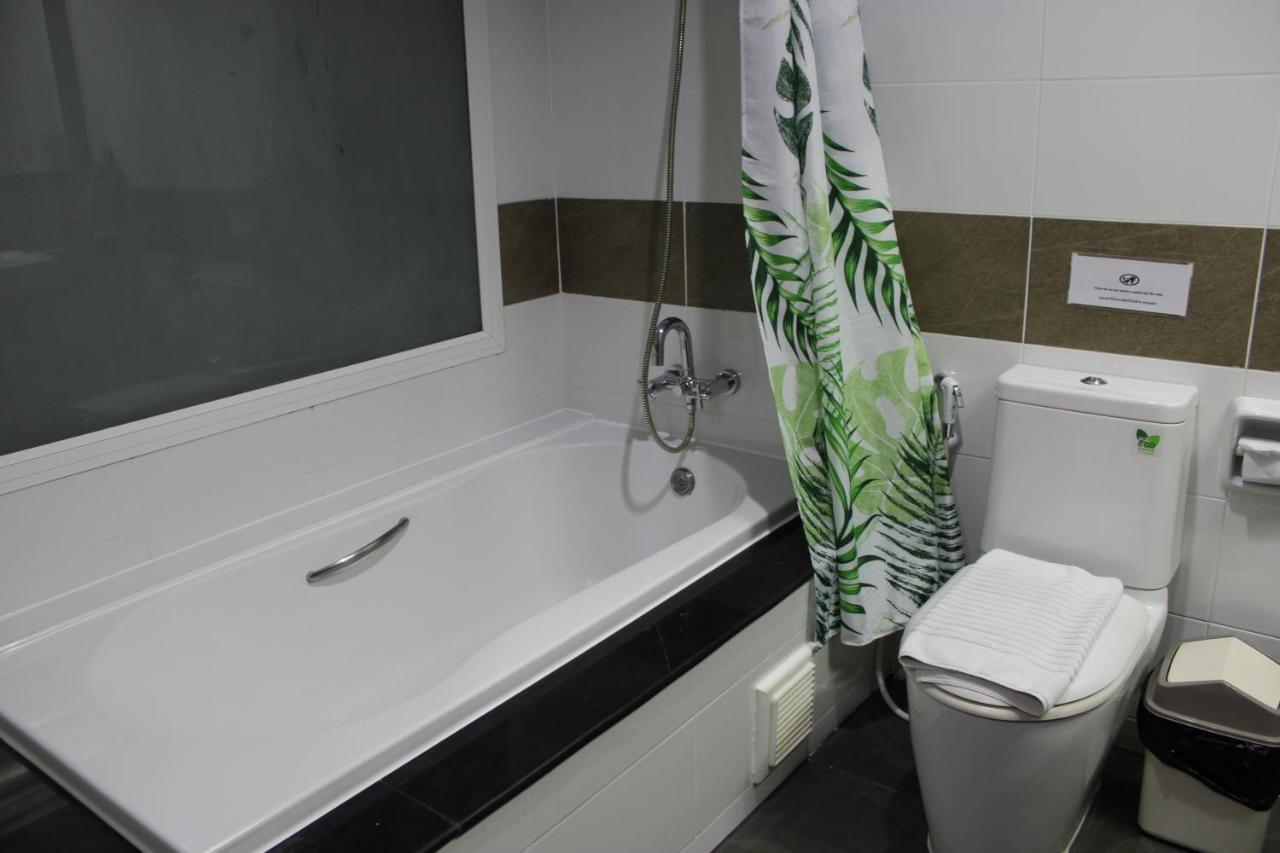 Chana Hotel Phuket Eksteriør billede