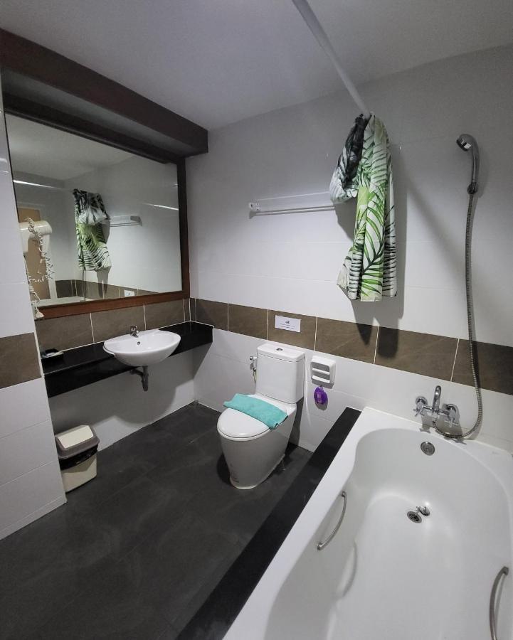 Chana Hotel Phuket Eksteriør billede