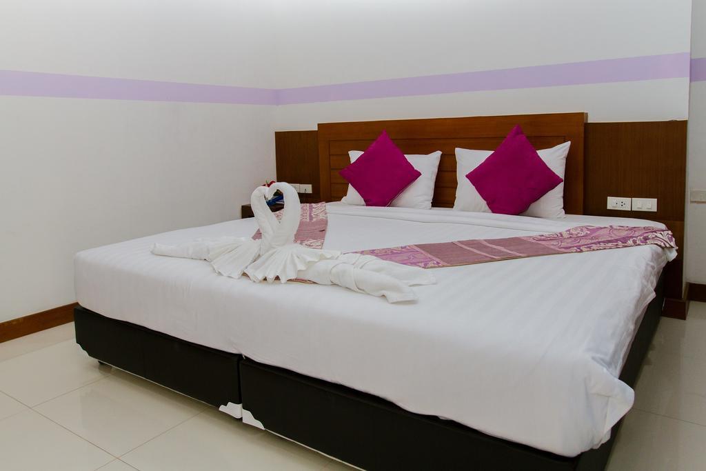 Chana Hotel Phuket Eksteriør billede