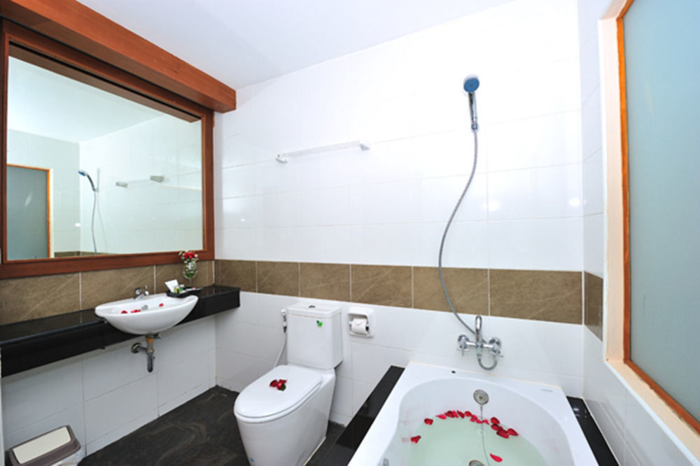 Chana Hotel Phuket Eksteriør billede